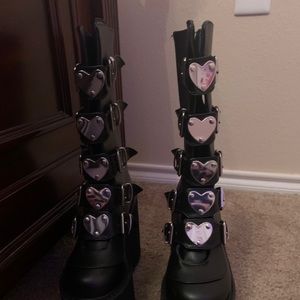 Demonias swing 230 black heart